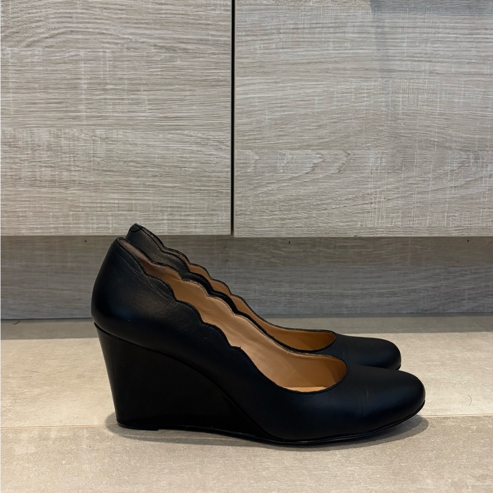 Kelly & Katie Black Scalloped Wedges